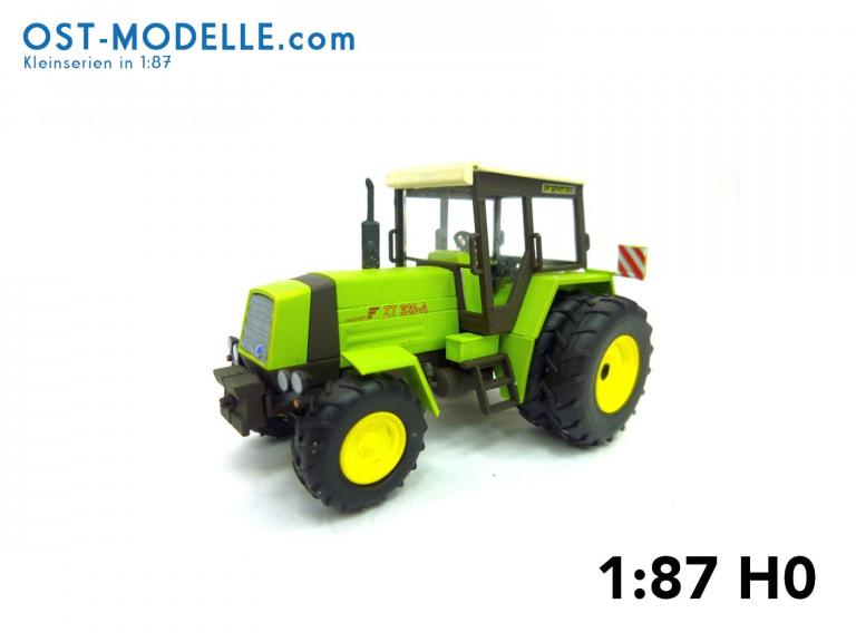 Traktor Fortschritt ZT 325 gruen neu